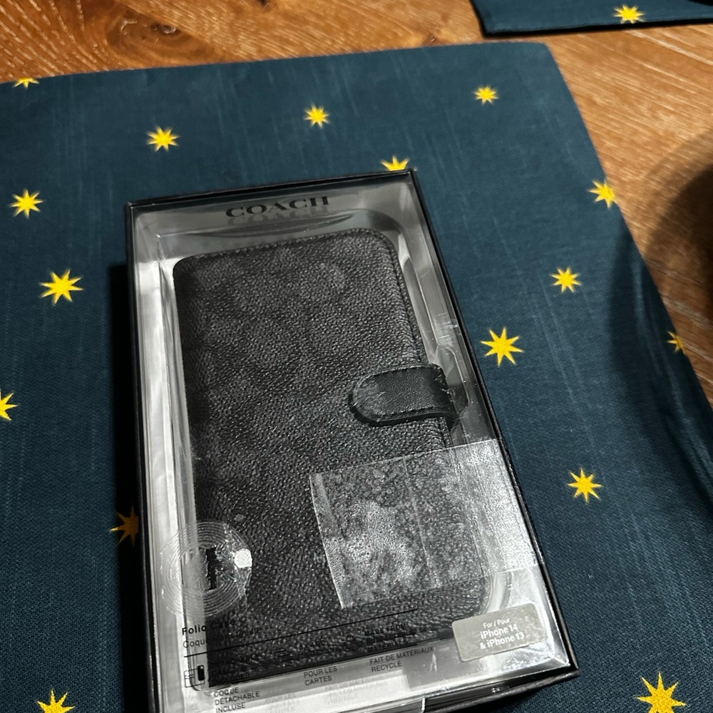 SOLD*********COACH iPHONE 14 & 13 Folio Case Canvas Signature phone cover